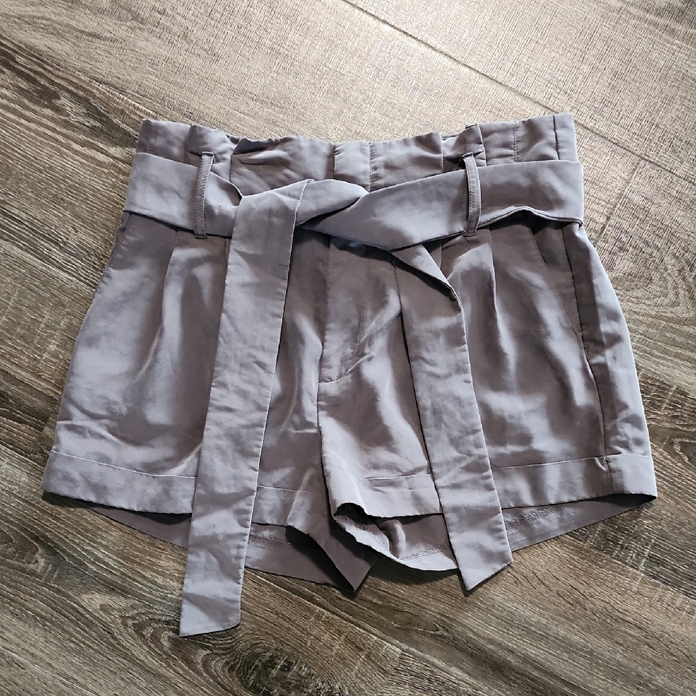 💋 American Eagle high-waisted Paperbag belted Shorts 💋